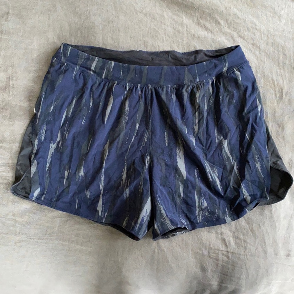 Men’s OV 3” blue pattern running short w/ liner!